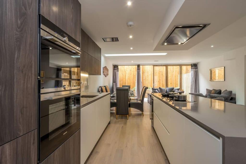דירות לונדון Luxurious & Modern Townhouse In Hammersmith מראה חיצוני תמונה