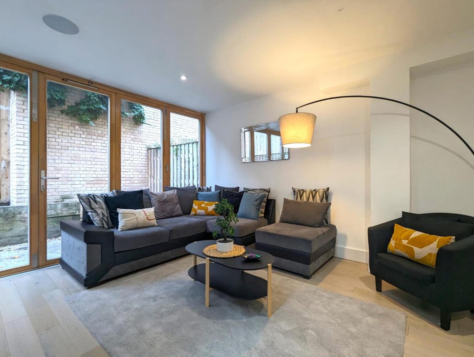 דירות לונדון Luxurious & Modern Townhouse In Hammersmith מראה חיצוני תמונה