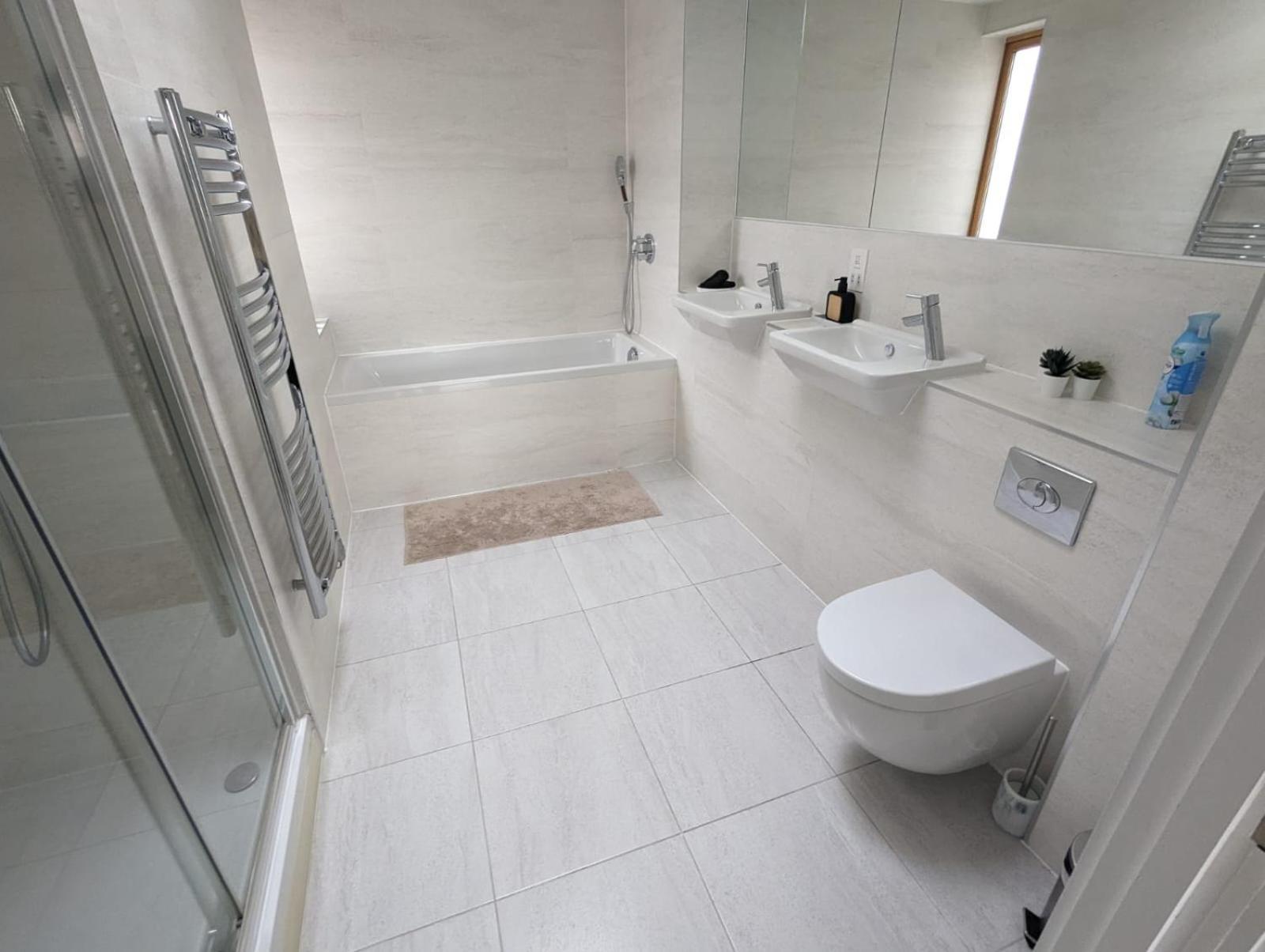 דירות לונדון Luxurious & Modern Townhouse In Hammersmith מראה חיצוני תמונה